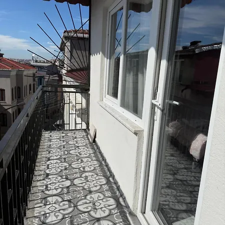 Rest At Home Istanbul Exterior photo